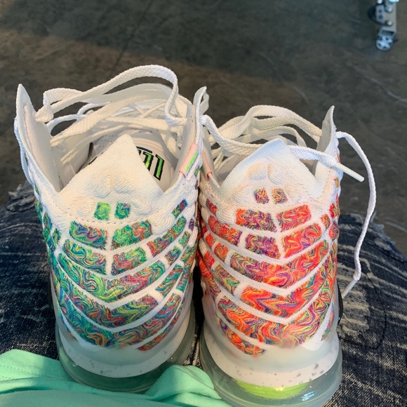 Nike Lebrons 17 - Picture 1 of 7